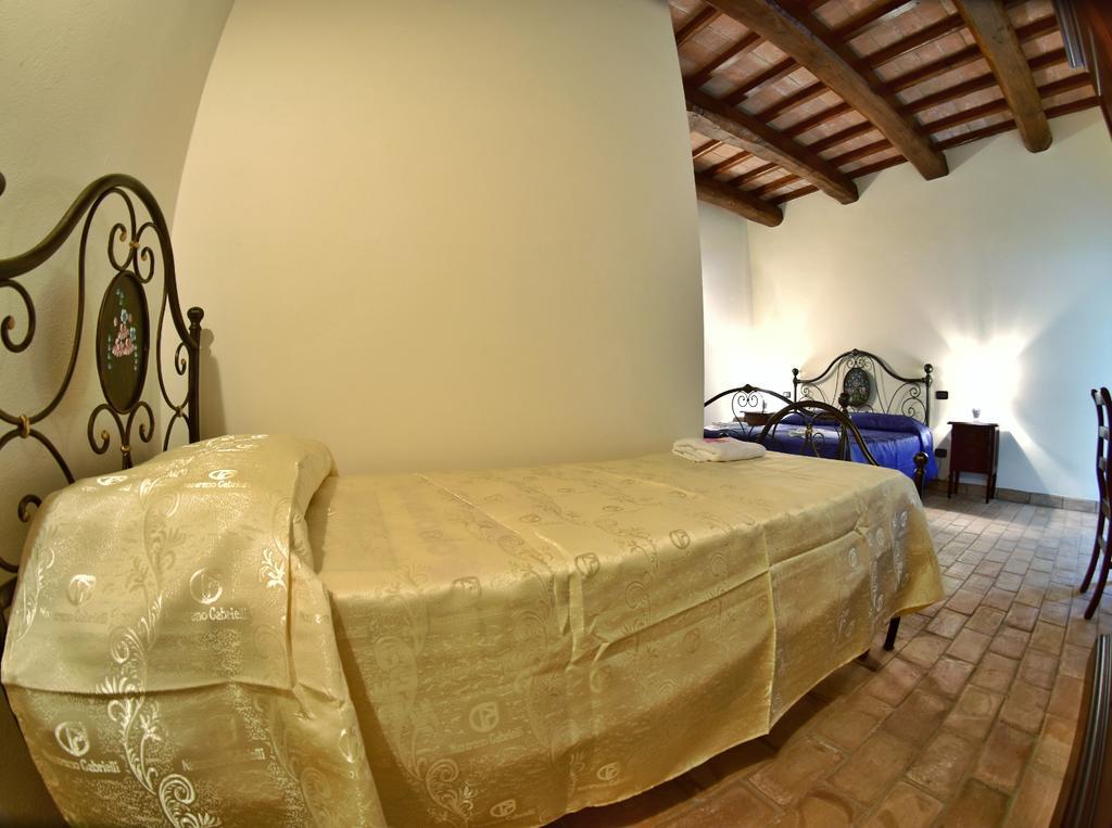 Agriturismo Isola Verde SantʼUrbano 외부 사진