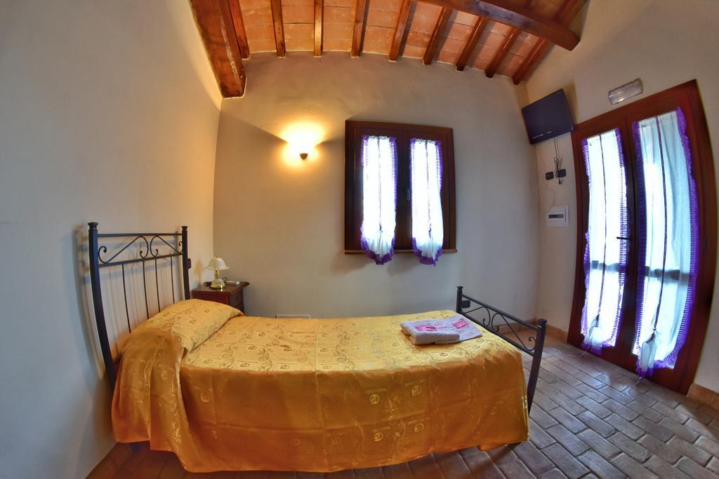 Agriturismo Isola Verde SantʼUrbano 외부 사진